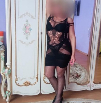Позволь мне показать тебе, что такое настоящее блаженство и насыщенность эмоциями. Мои услуги нацелены на твое удовольствие и комфорт. Я могу предложить тебе незабываемые моменты наслаждения и расслабления. Красивая фотография на тебя ждет, чтобы увидеть, насколько я сексуальна и прекрасна. Живу в Москве, готова встретиться с тобой прямо сейчас и погрузиться в мир страсти и наслаждения. Отзывы о моих услугах говорят сами за себя - довольные клиенты не могут не покидаться моими магическими способностями доставить нирвану. Звони мне и дай мне возможность превратить твои самые смелые мечты в реальность. #__+__#(эмодзи) Вера